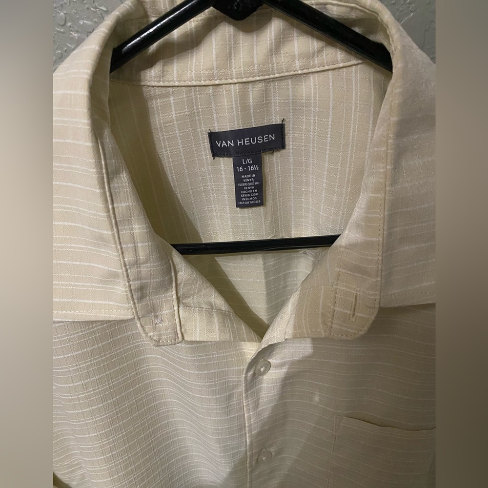 Van Heusen Men’s short sleeve Shirt - L